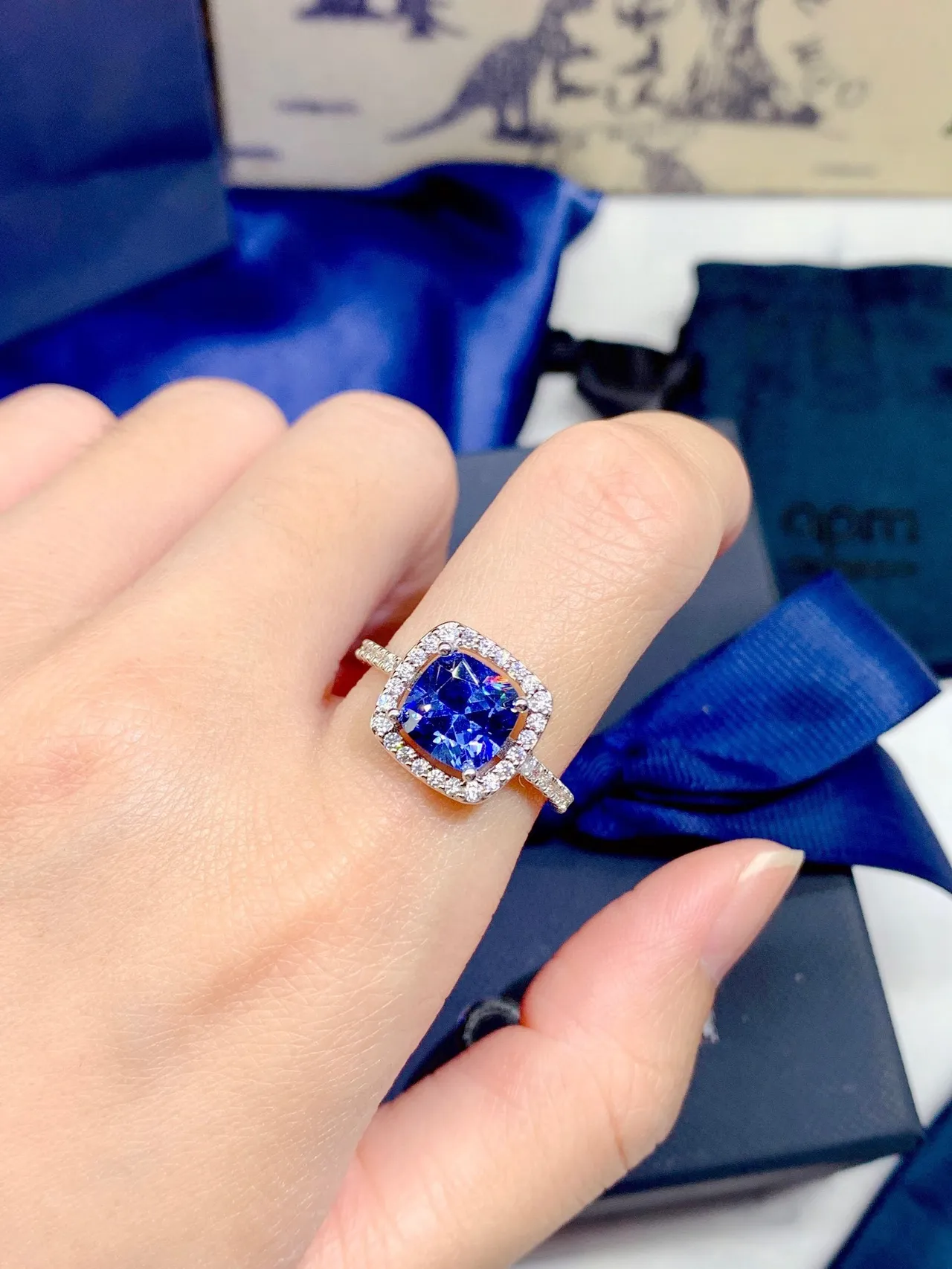 apm Monaco Cushion-Cut Blue Sapphire Pavé Halo Ring 4