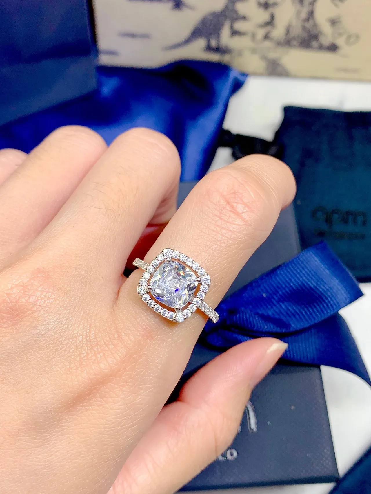 apm Monaco Cushion-Cut Blue Sapphire Pavé Halo Ring 6