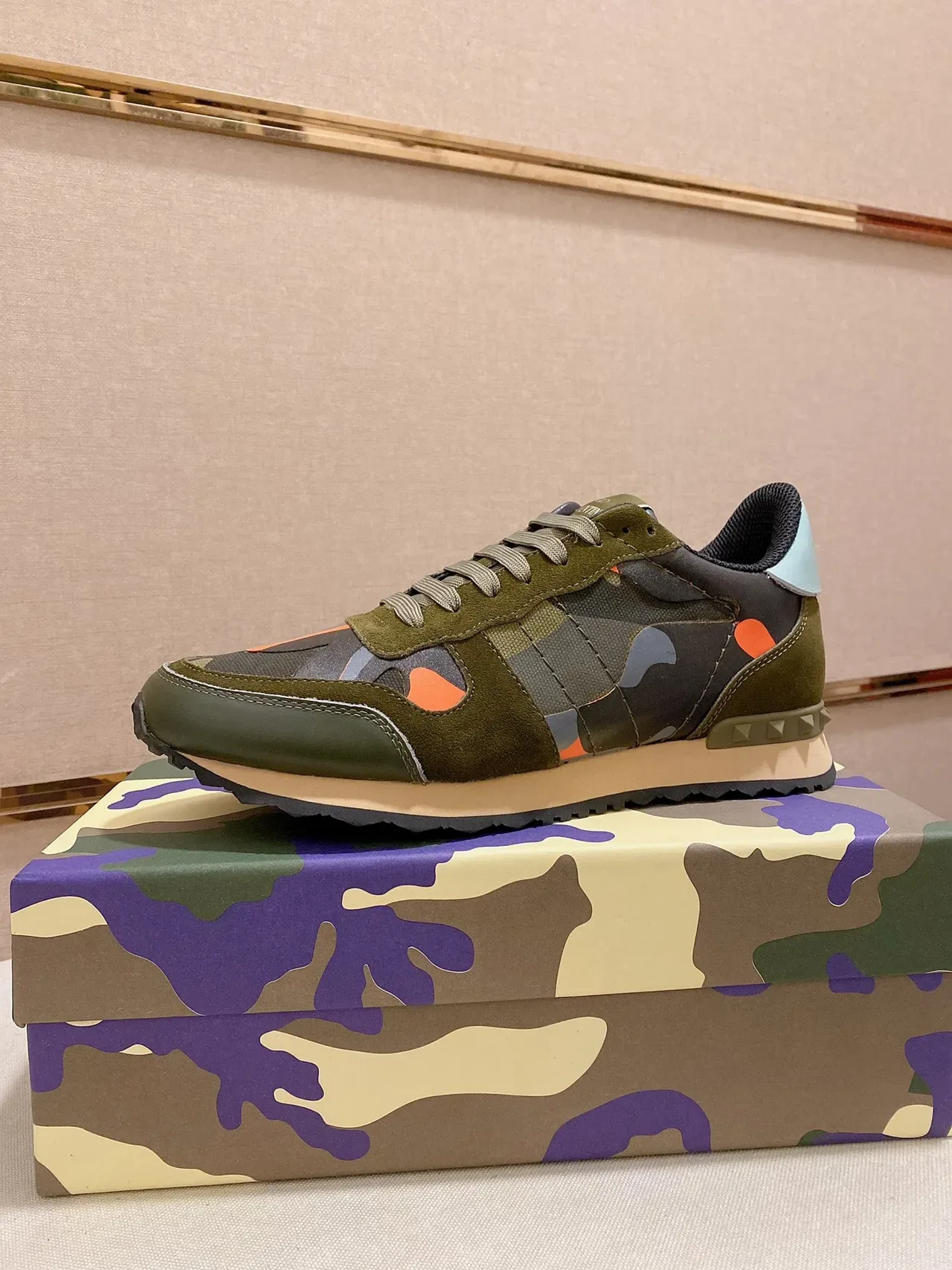 Army Green Multicolor Camouflage Paneling Suede And Mesh Upper Sneakers 1