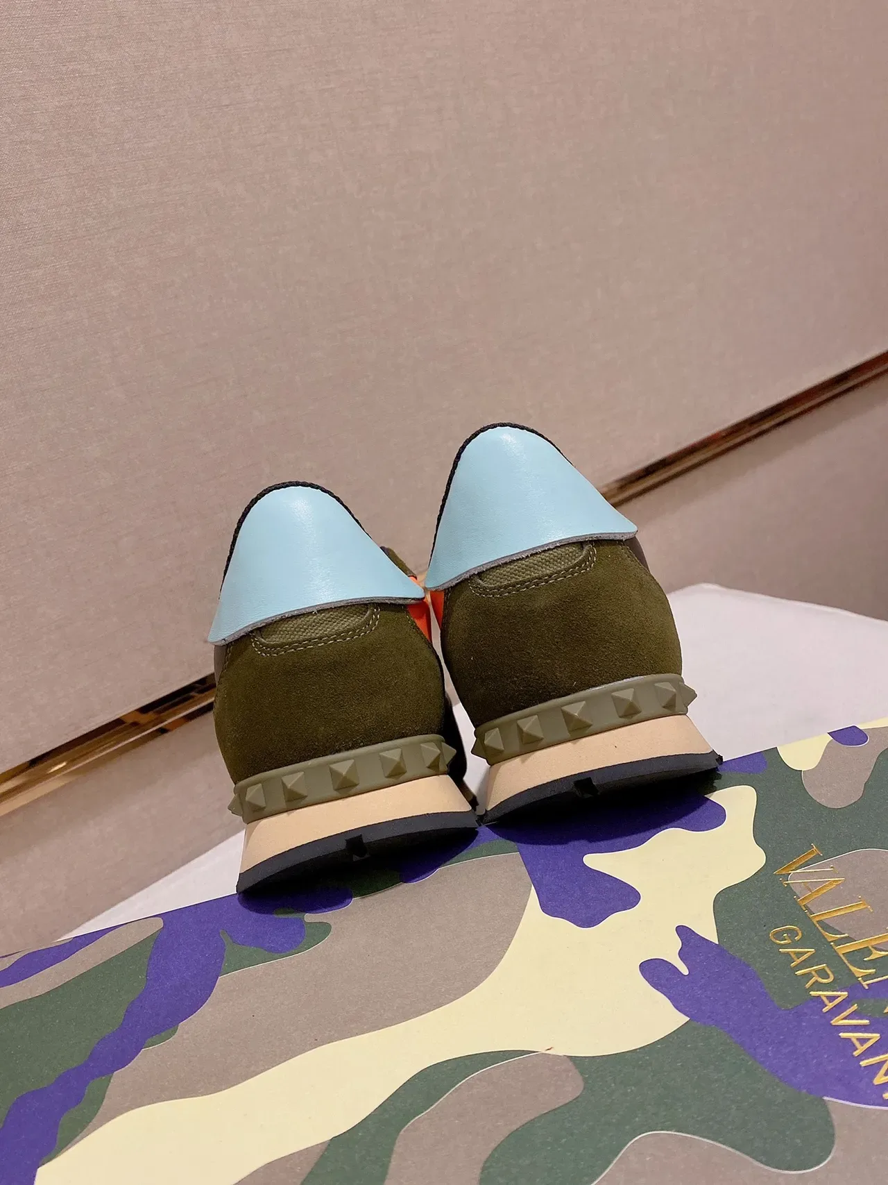 Army Green Multicolor Camouflage Paneling Suede And Mesh Upper Sneakers 4