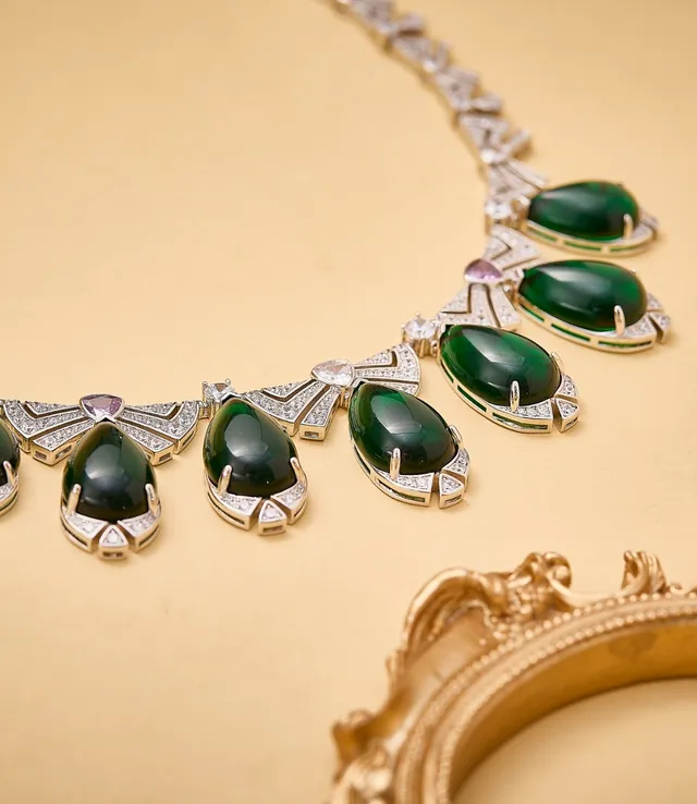 Art Deco-Inspired Green Cabochon and Diamond Pendant Necklace 4