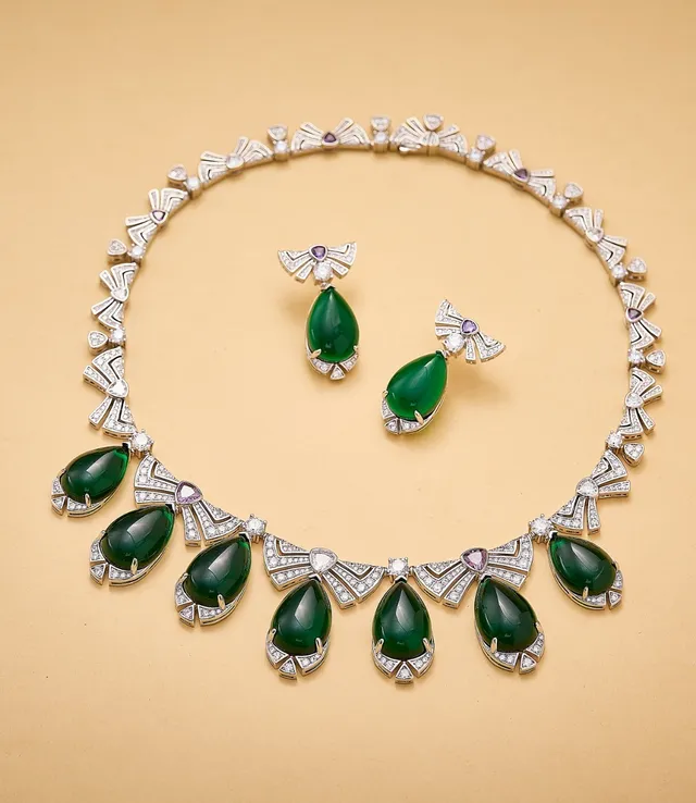 Art Deco-Inspired Green Cabochon and Diamond Pendant Necklace 6