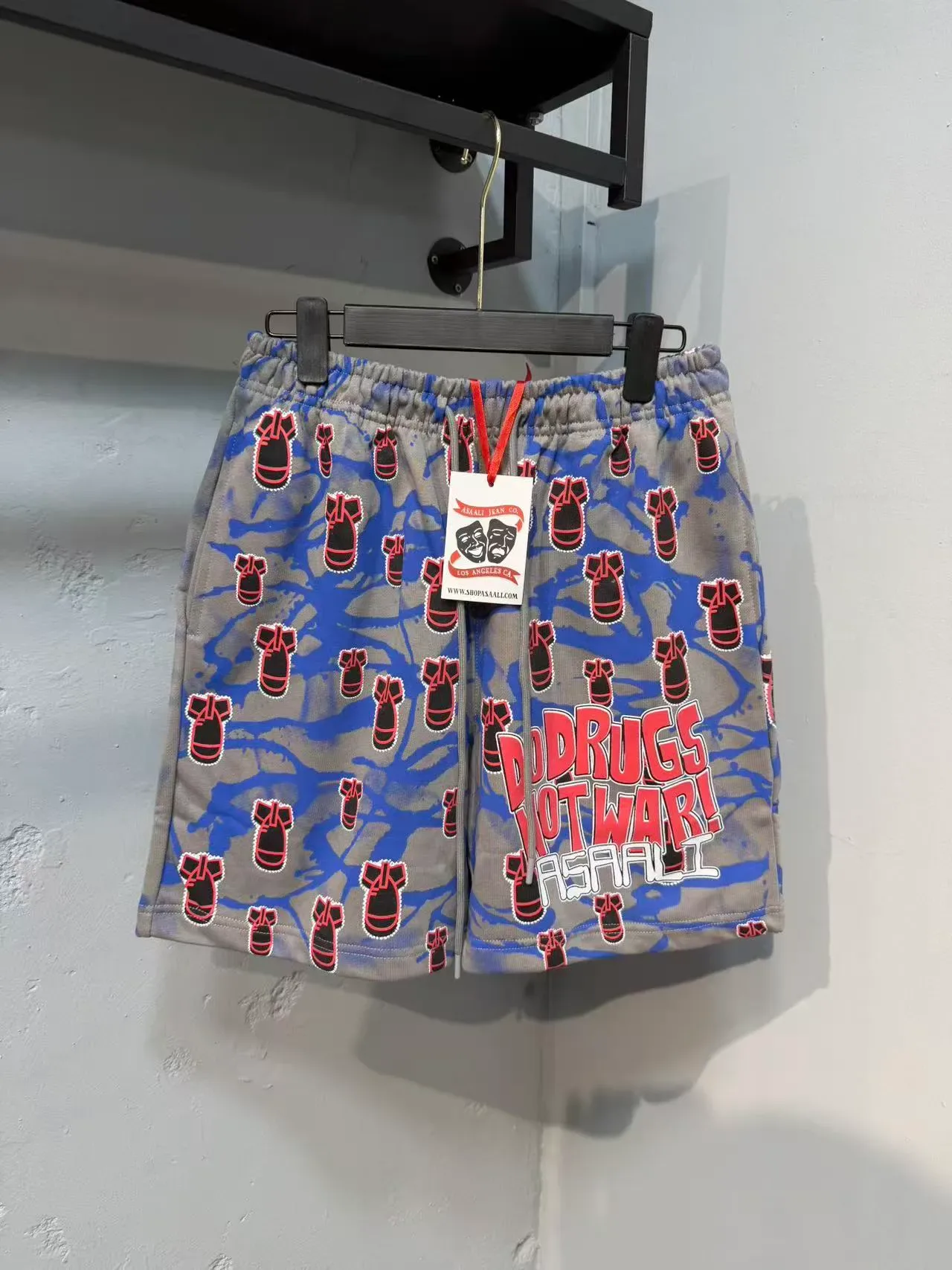 ASPHALT JEAN CO. Blue Black Red Bomb Print Graphic Shorts 6