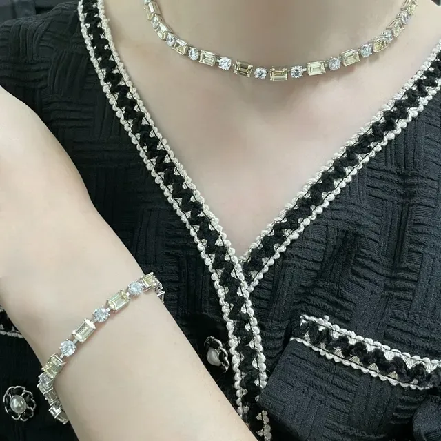 Baguette and Round Stone Alternating Linear Necklace 8