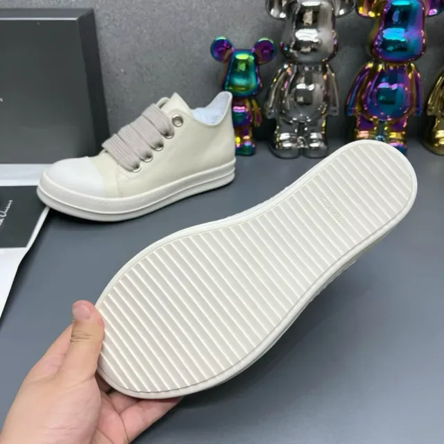 Beige White Laceless Elastic Strap Closure Smooth Upper Lifestyle Sneakers 2