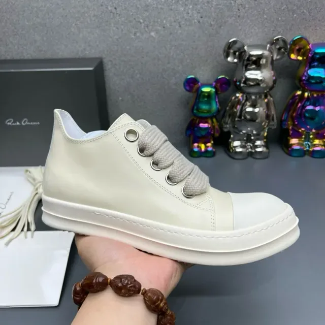 Beige White Laceless Elastic Strap Closure Smooth Upper Lifestyle Sneakers 4