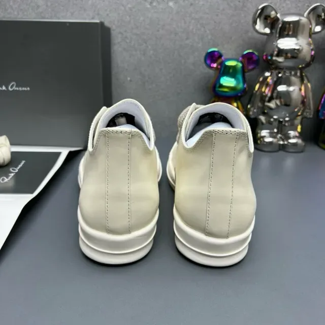 Beige White Laceless Elastic Strap Closure Smooth Upper Lifestyle Sneakers 5