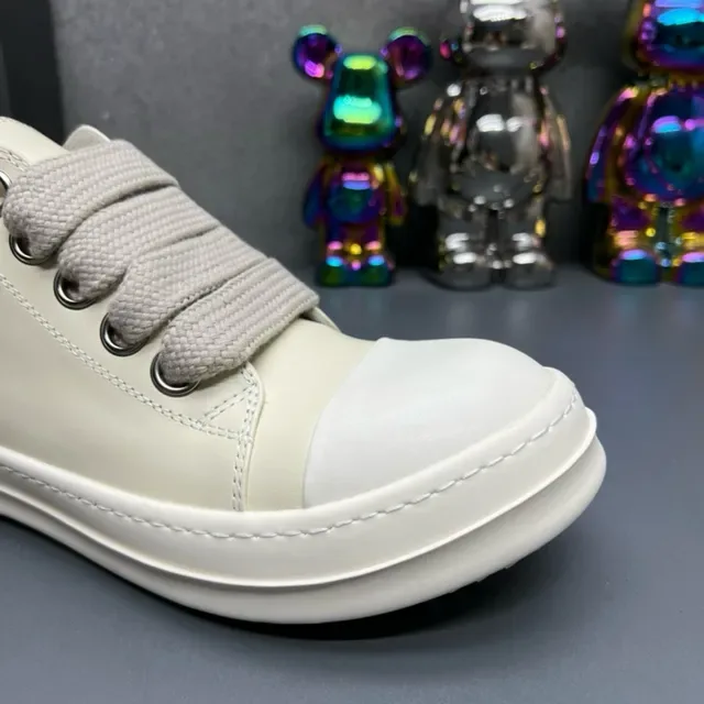 Beige White Laceless Elastic Strap Closure Smooth Upper Lifestyle Sneakers 7