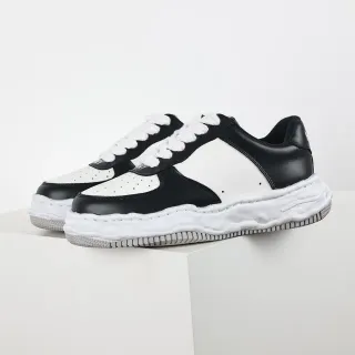 Sneakers Lifestyle Painel de Contraste Preto e Branco Sola Desconstruída