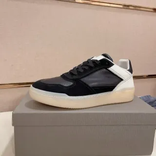 Tênis lifestyle preto e branco de material misto