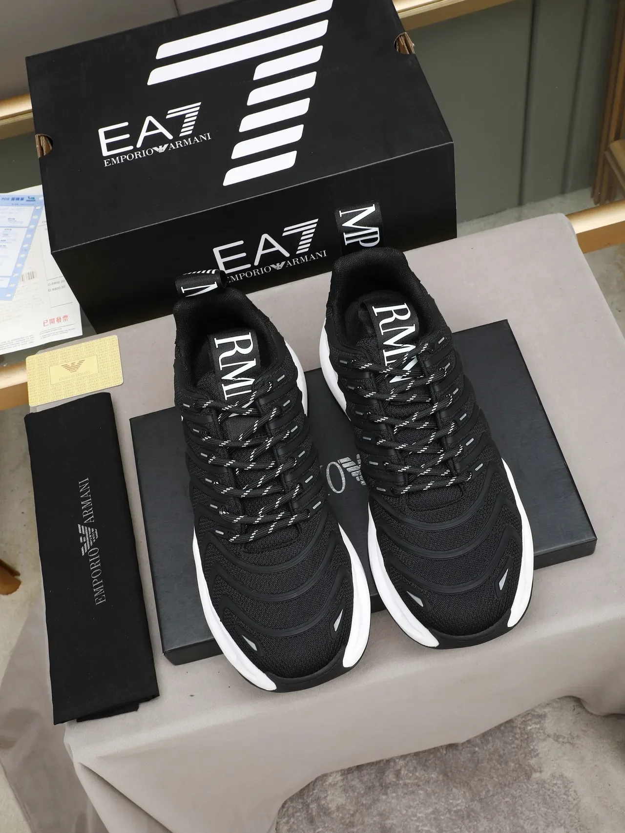 Black and White Wave-Overlay Sculpted Midsole Lifestyle Sneaker 2