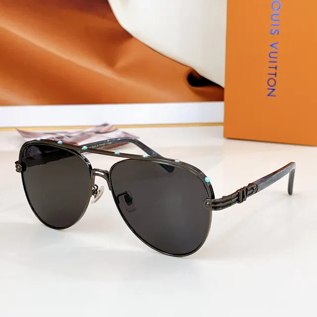 Black Gold Aviator-Inspired Metal-Rimmed Eyewear 6
