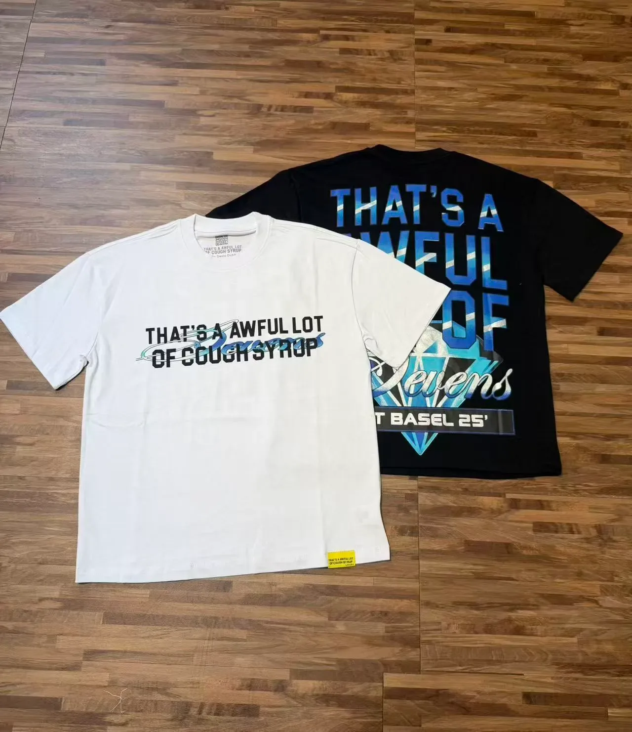Black Graphic-Print Crewneck Short-Sleeve Oversized T-Shirt 4