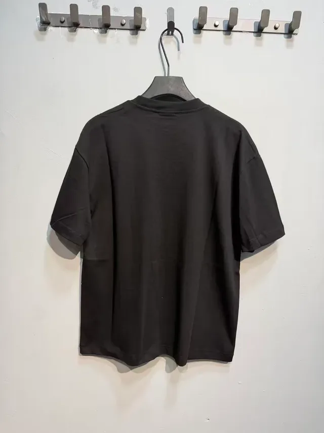 Black Graphic-Print Oversized Crewneck T-Shirt 7