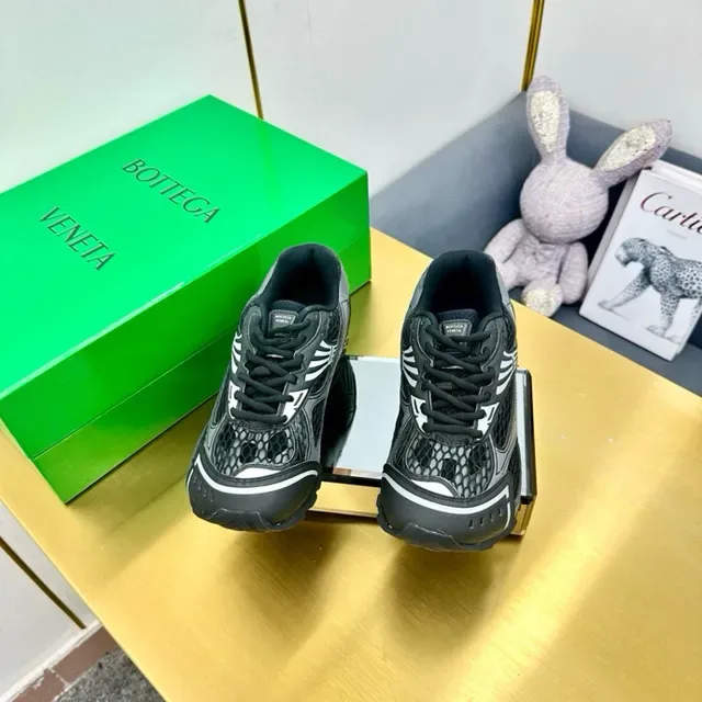 Black Gray Mesh-and-Synthetic Upper Geometric Overlay Pattern Sneakers 6