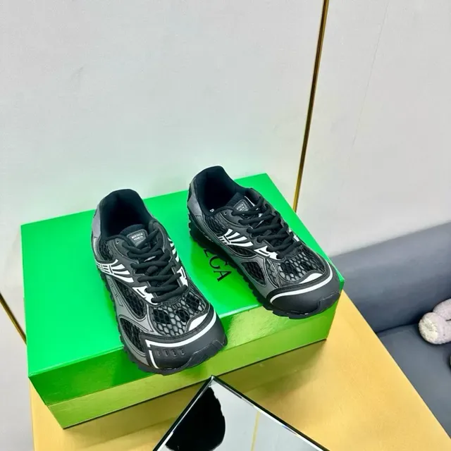 Black Gray Mesh-and-Synthetic Upper Geometric Overlay Pattern Sneakers 7