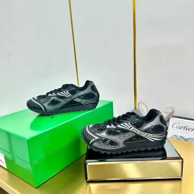 Black Gray Mesh-and-Synthetic Upper Geometric Overlay Pattern Sneakers 9