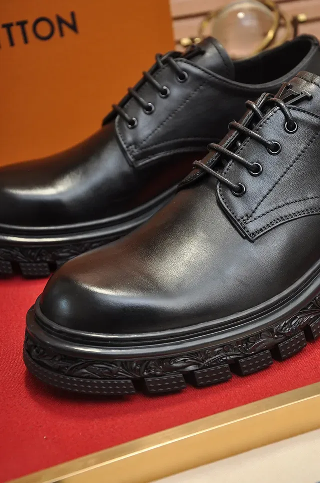 Sapatos Oxford de couro preto com bico redondo 3