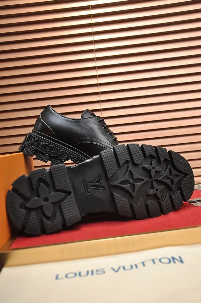 Sapatos Oxford de couro preto com bico redondo 4