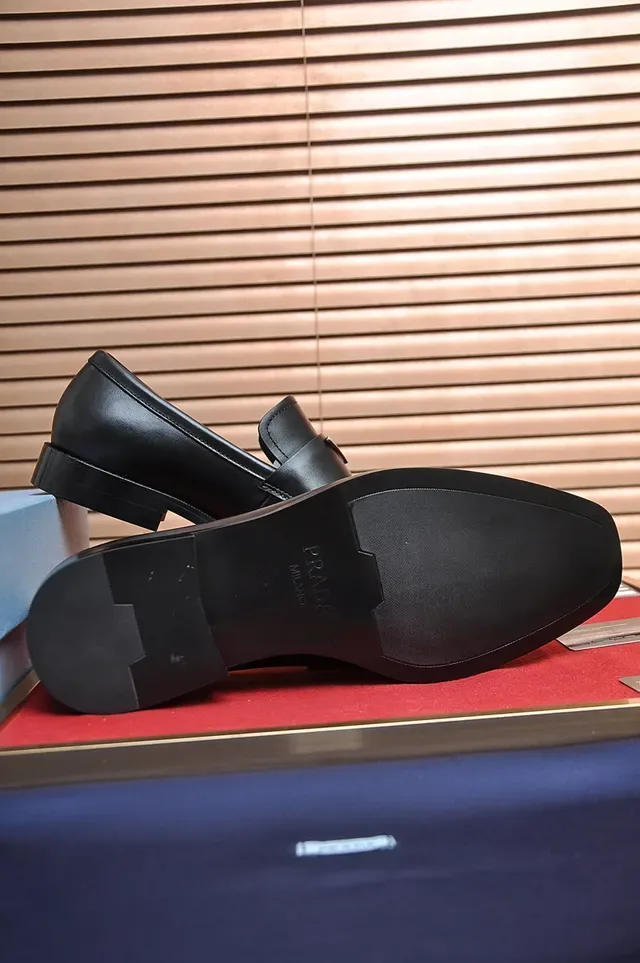 Mocassins en cuir noir style penny 4