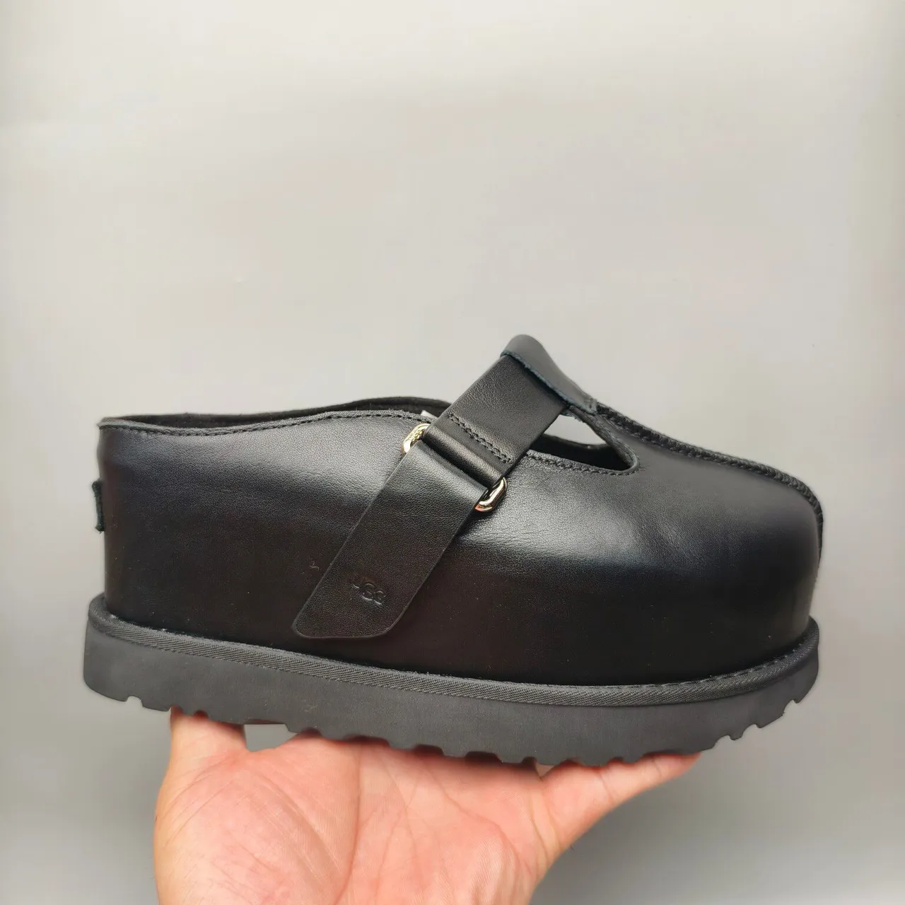 Chaussures Mary Jane en cuir noir à plateforme avec boucle T-strap 2