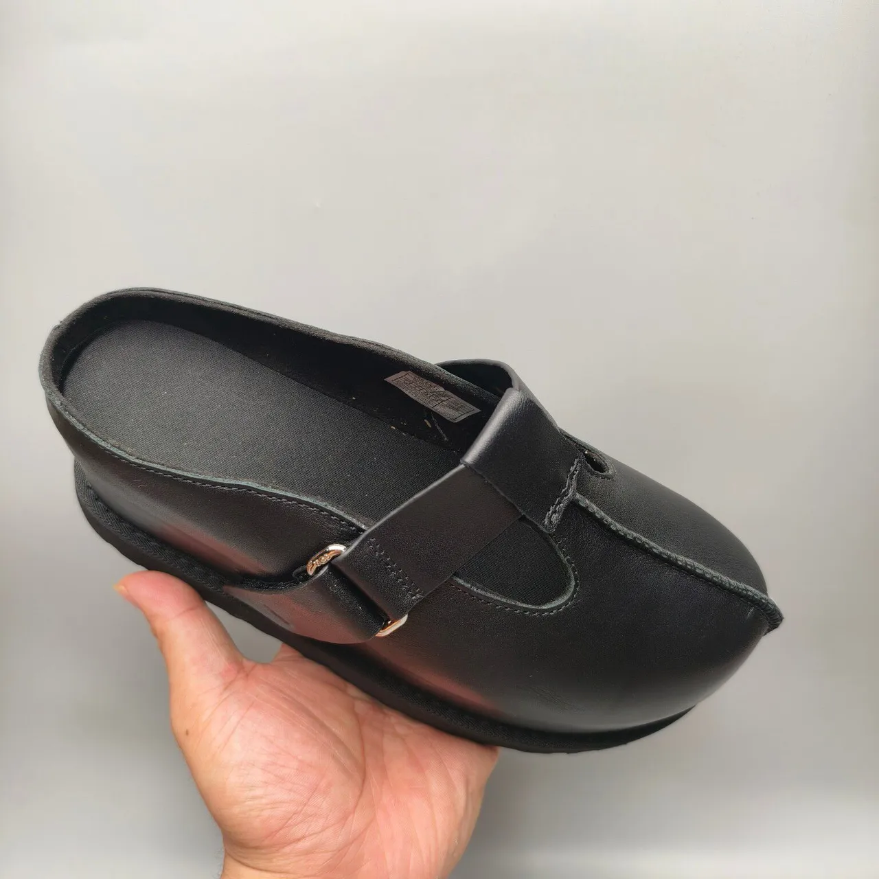 Chaussures Mary Jane en cuir noir à plateforme avec boucle T-strap 3