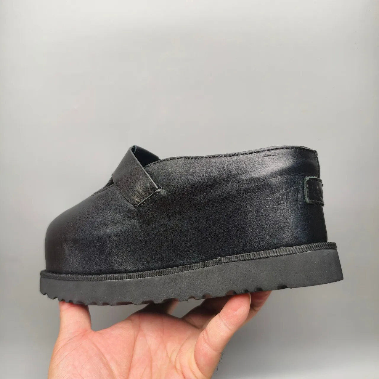 Chaussures Mary Jane en cuir noir à plateforme avec boucle T-strap 4