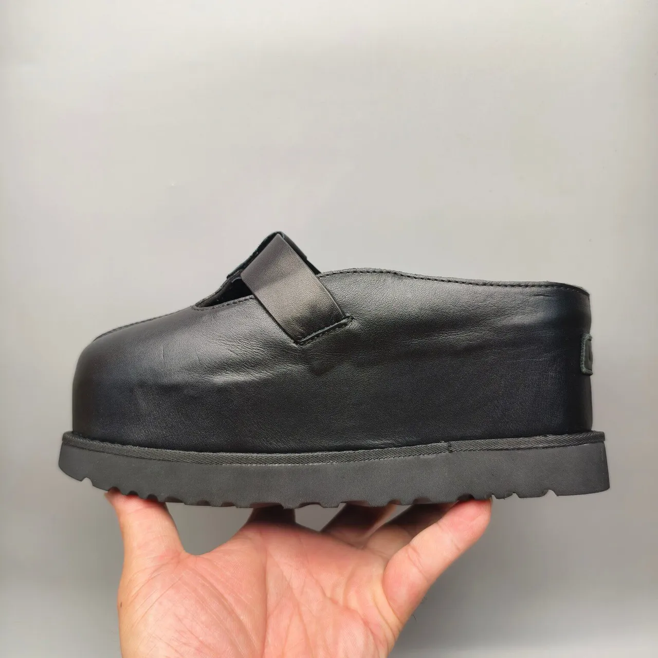 Chaussures Mary Jane en cuir noir à plateforme avec boucle T-strap 7