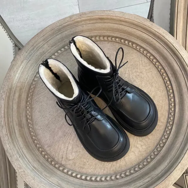 Botas de tornozelo com plataforma e cadarço pretas 2
