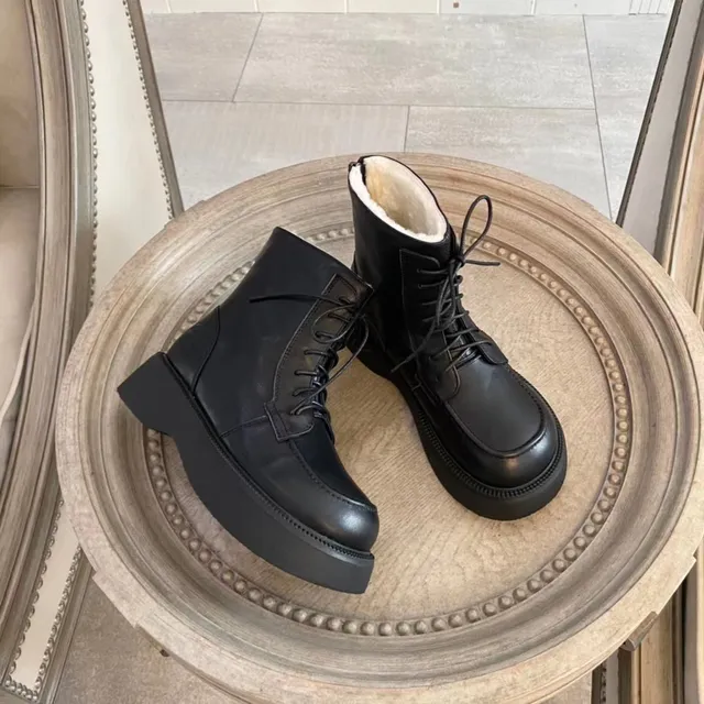 Botas de tornozelo com plataforma e cadarço pretas 3