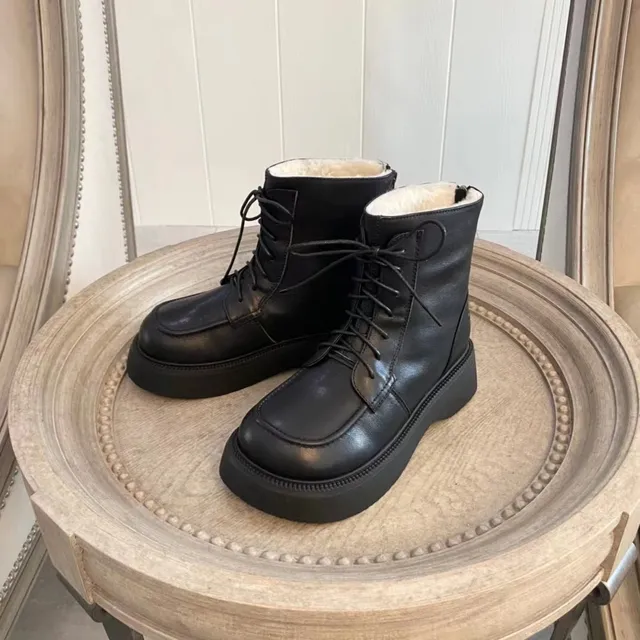 Botas de tornozelo com plataforma e cadarço pretas 4