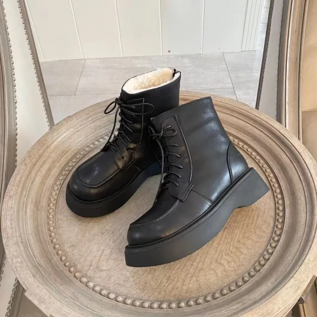 Botas de tornozelo com plataforma e cadarço pretas 7