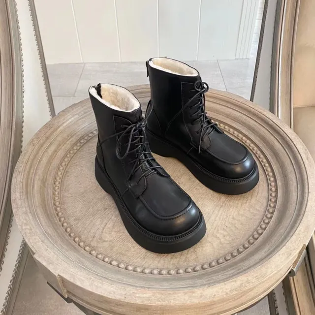 Botas de tornozelo com plataforma e cadarço pretas 8