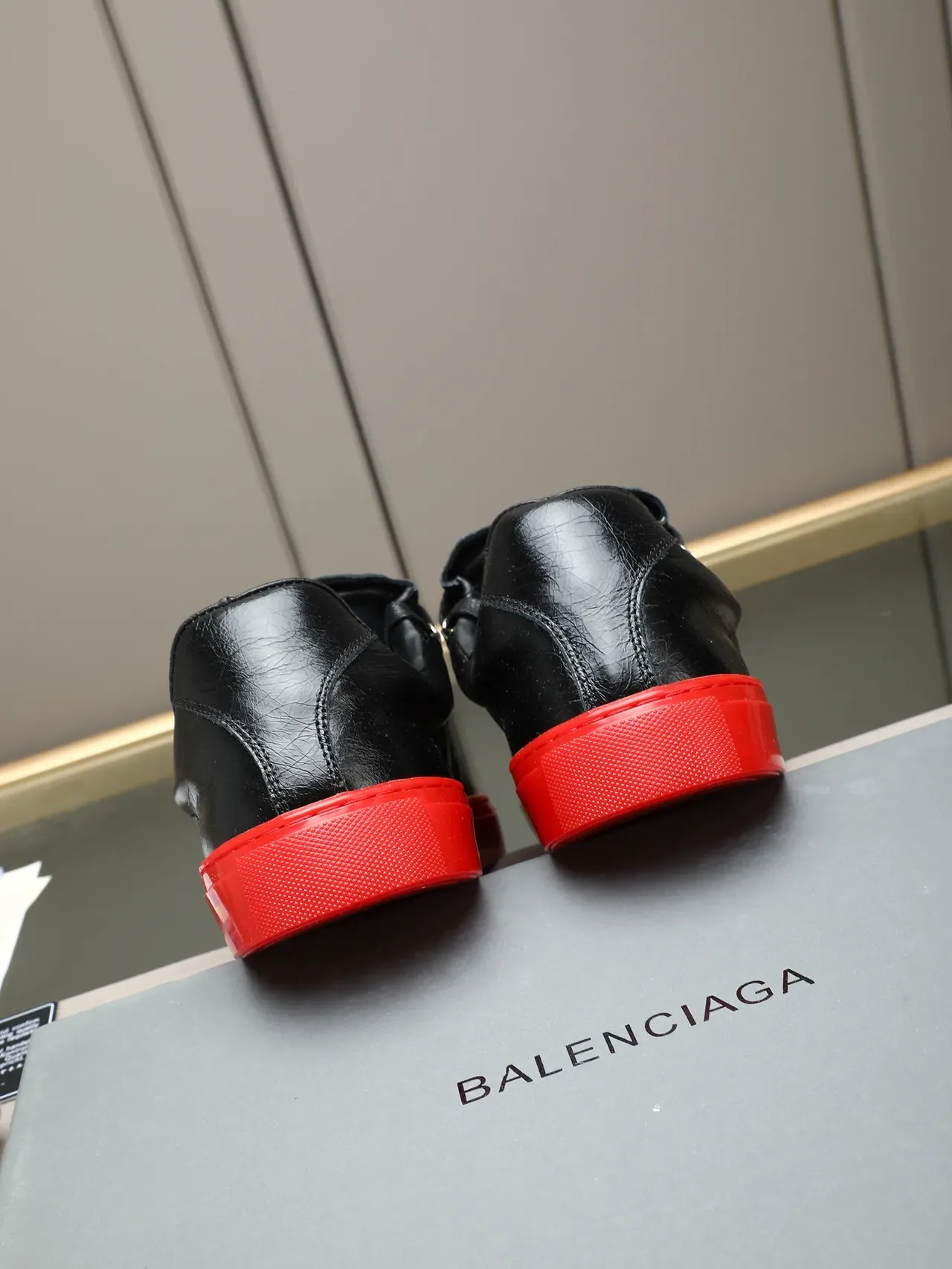 Black Red Crinkled Leather Upper Vibrant Platform Sole Sneakers 3