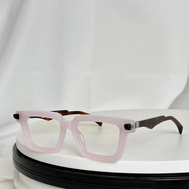Lunettes optiques avec monture rectangulaire en acétate noire rouge accents bold sur les tempes 9