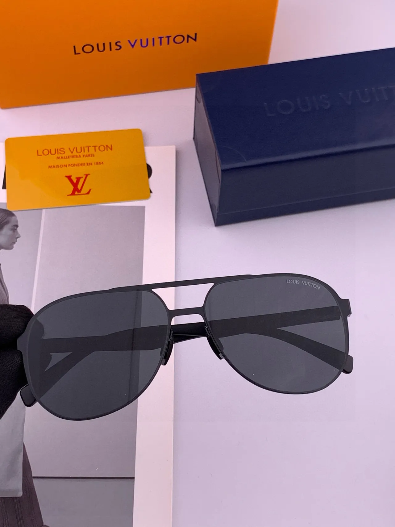 Black Silver Aviator-Style Metal Frame Sunglasses 7