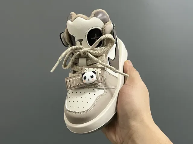 Black White Panda-Themed Plush-Lined Lifestyle Sneakers 16