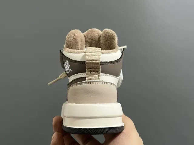 Black White Panda-Themed Plush-Lined Lifestyle Sneakers 20
