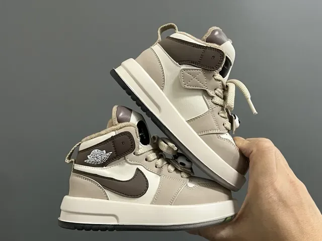Black White Panda-Themed Plush-Lined Lifestyle Sneakers 22