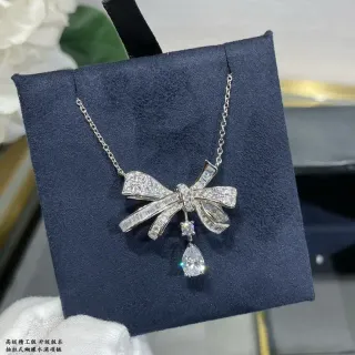 Colar com Motivo de Laço Pavé-Set Gota de Lágrima