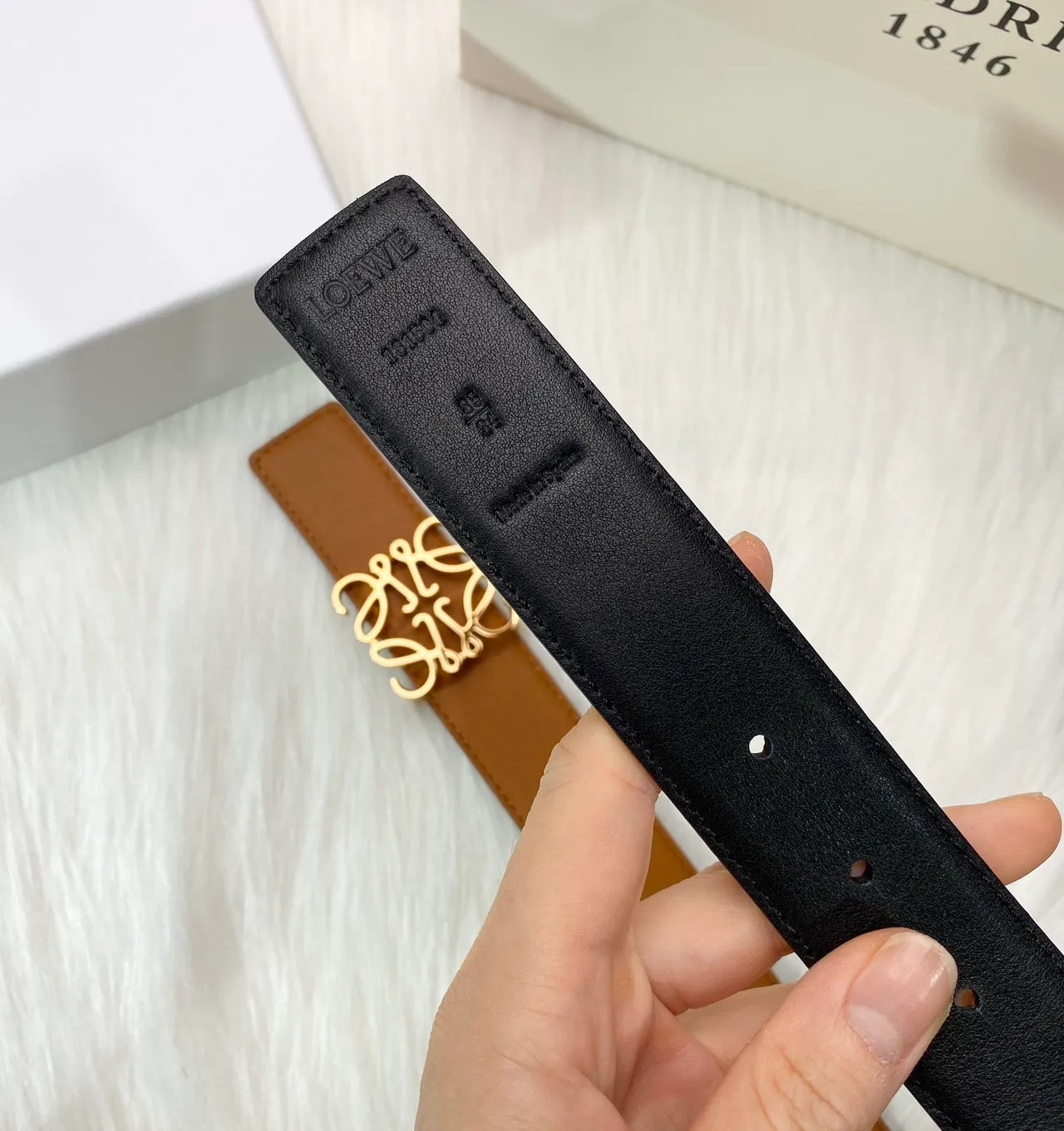 Brown Gold Tan Smooth Sculpted Buckle Leather Belt 2