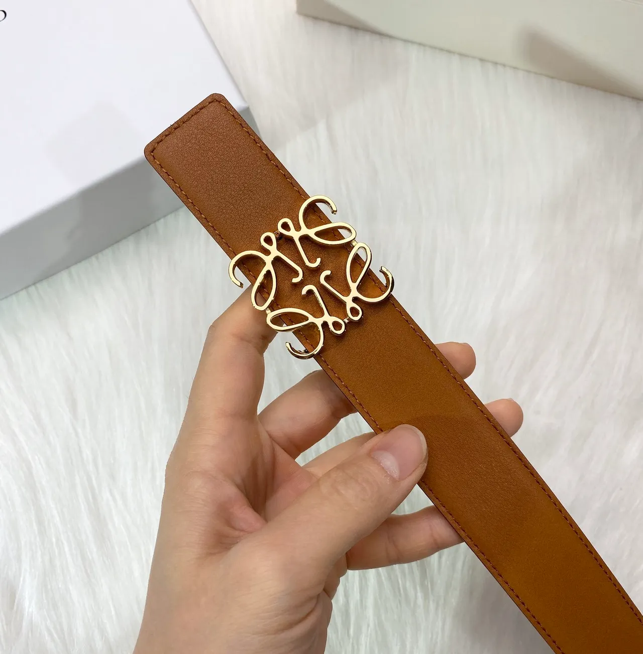 Brown Gold Tan Smooth Sculpted Buckle Leather Belt 3