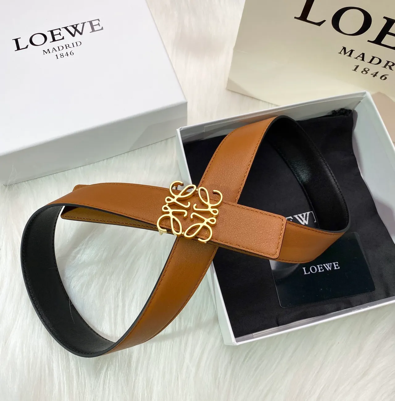 Brown Gold Tan Smooth Sculpted Buckle Leather Belt 6
