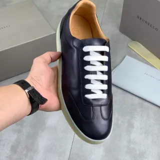 Brunello Cucinelli Sapatos Casuais de Couro Navy White com Cadarços Planos