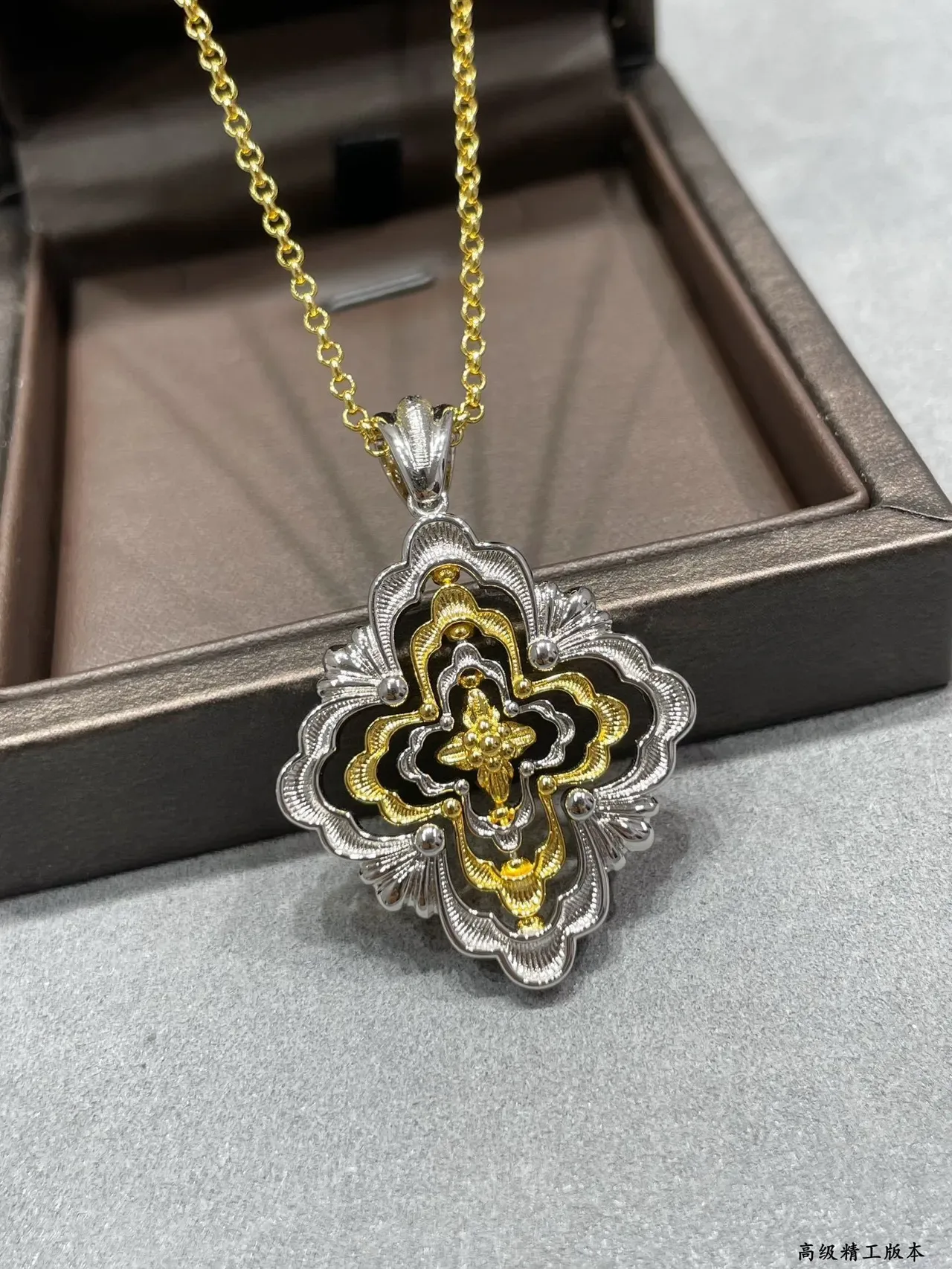 Buccellati Ornate Floral Motif Two-Tone Pendant Necklace 5