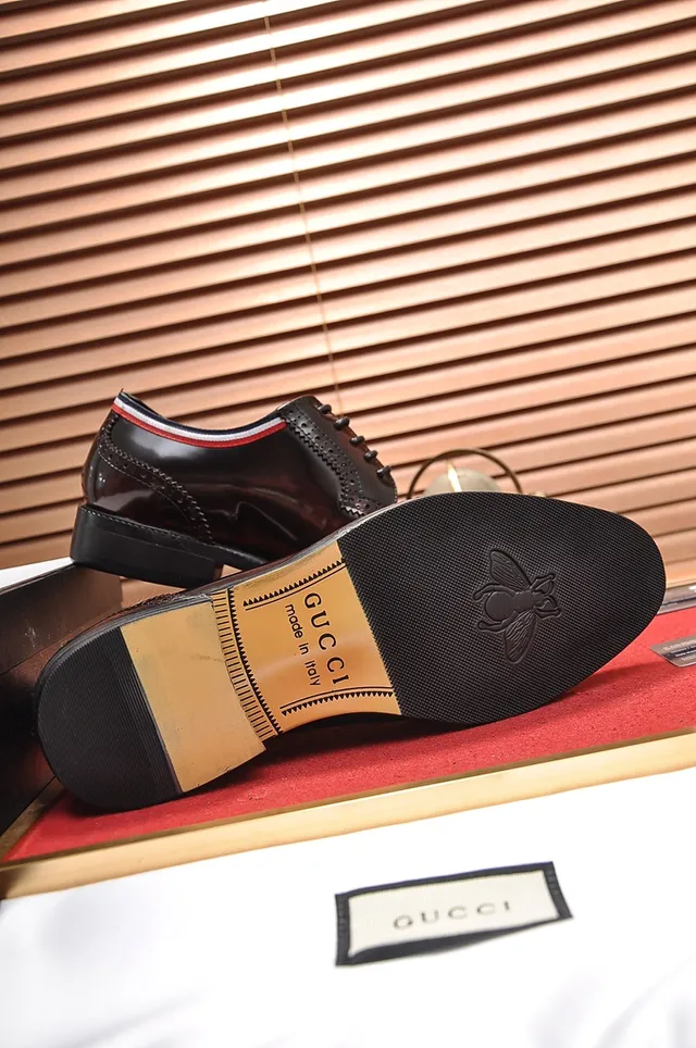 Sapato Oxford Cap-Toe Full-Brogue em Borgonha 3