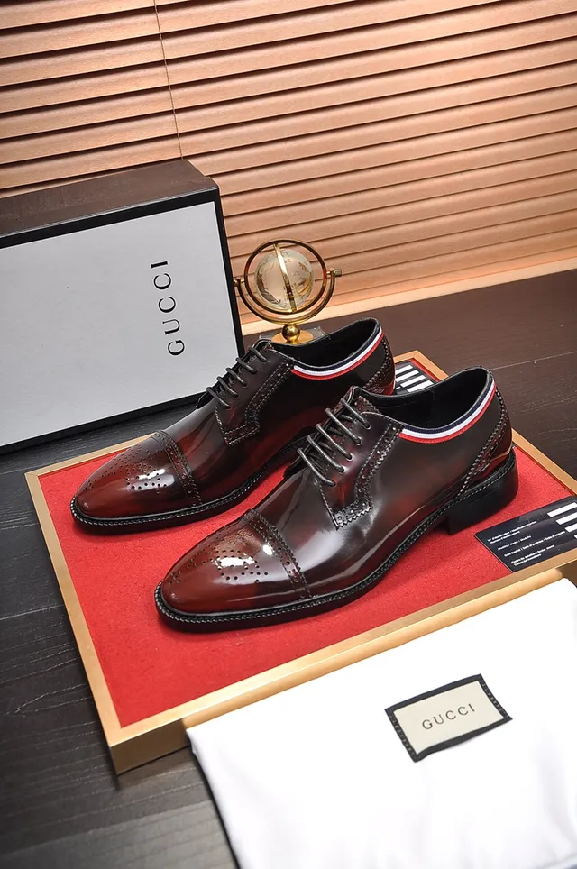 Sapato Oxford Cap-Toe Full-Brogue em Borgonha 4