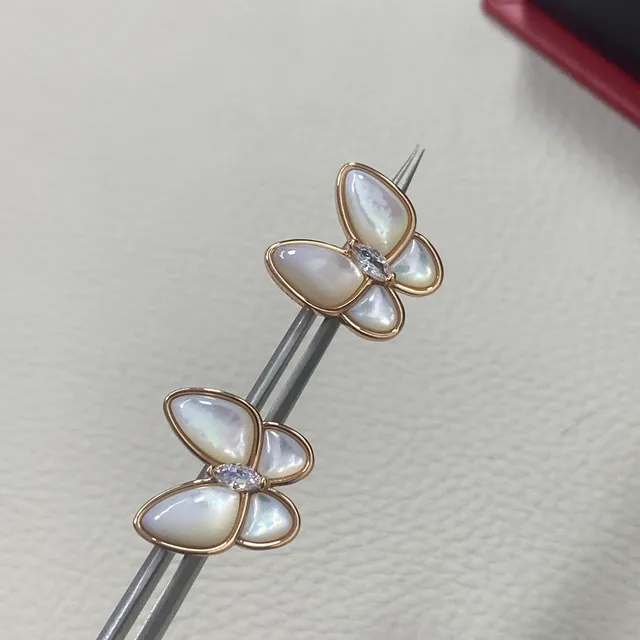 Butterfly-Shaped Mother-of-Pearl and Gold-Tone Stud Earrings 3