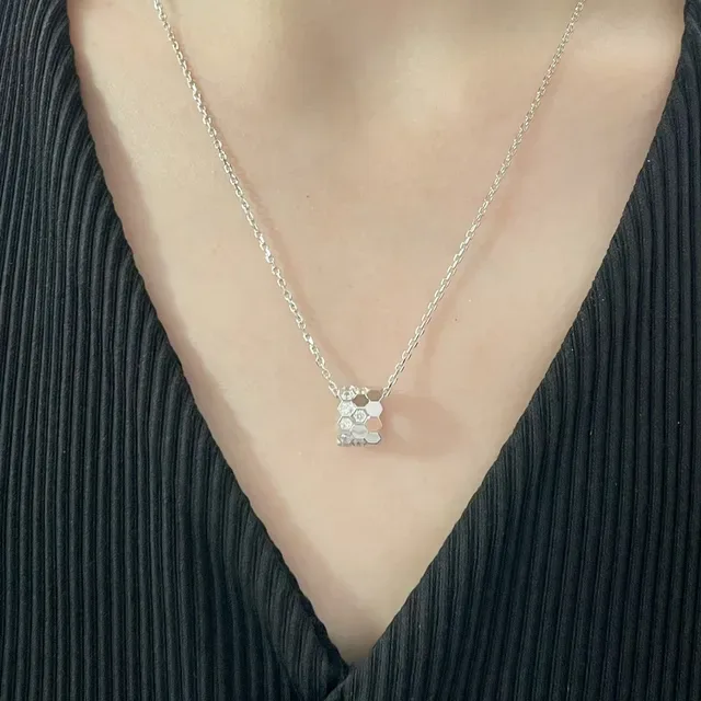 Chaumet Bee My Love Honeycomb Pavé Colar Com Pingente 8