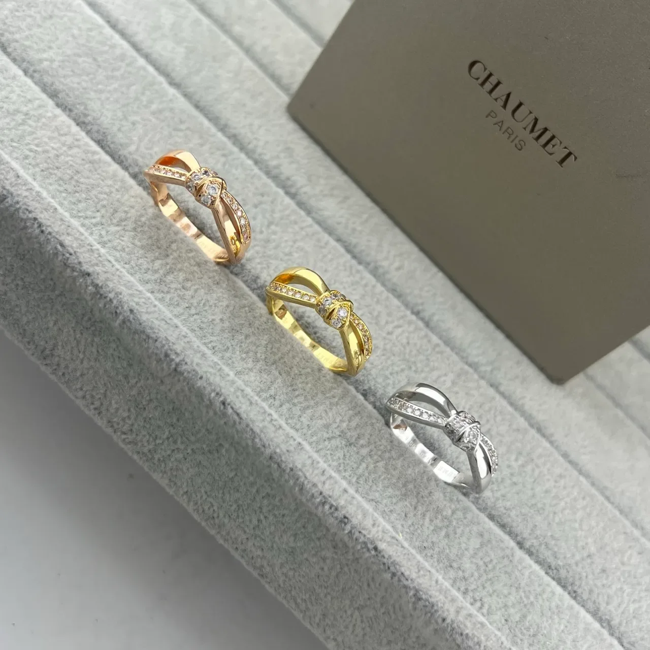 CHAUMET Gold Silver Bow Motif Pavé-Set Diamonds Ring 7